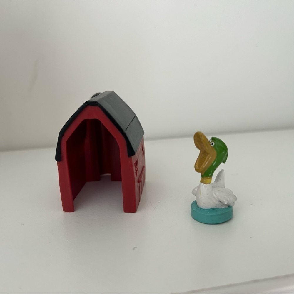 Snorta Spare Game pieces 1 duck 1 barn 7 duck cards